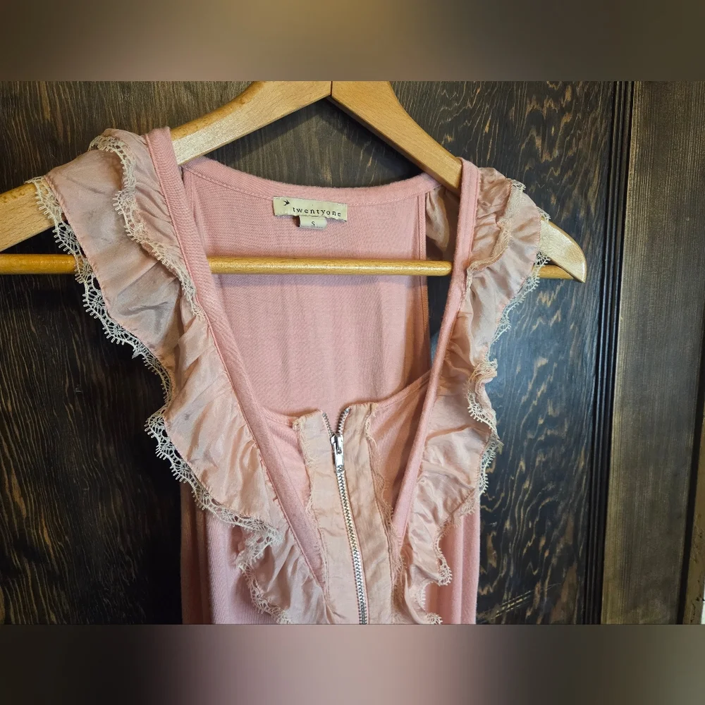 *Vntg* Y2k Forever Twenty 21 Pink Ruffled Lace Sleeveless Top Zipper Front Sz S - Picture 4 of 9